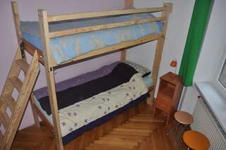 Хостелы Açai Hostel Bydgoszcz Быдгощ Односпальная кровать в общем номере для женщин-2